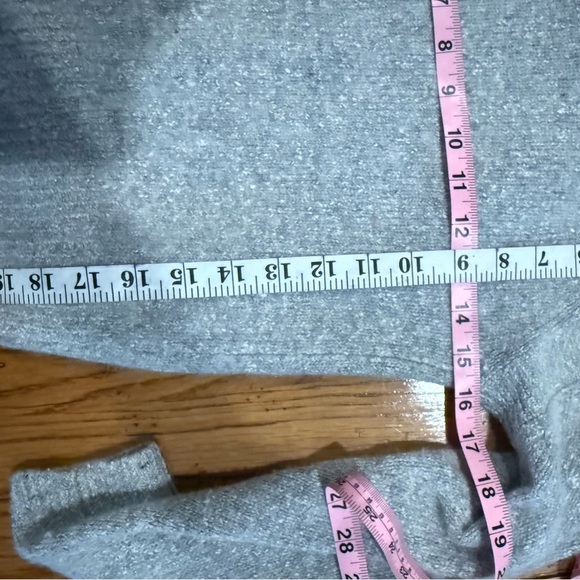 Samantha Starr Vintage
Angora Silk Blend Gray Knit Sweater - Picture 7 of 15